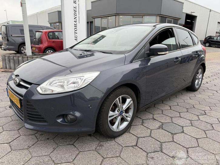 Ford Focus 1.0 EcoBoost Titanium (bj 2013), Auto diversen, Schadeauto's, Ford, Handgeschakeld, Benzine, Hatchback, Zilver of Grijs