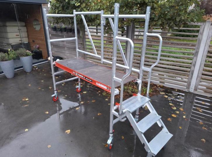 Altrex rolsteiger met trap, afmeting 75x195, Doe-het-zelf en Verbouw, Steigers, Rolsteiger of Kamersteiger, 5 meter of hoger, Ophalen