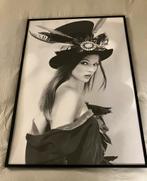 Ingelijste zwart-wit foto van Kate Moss, Verzamelen, Posters, Zo goed als nieuw, Ophalen
