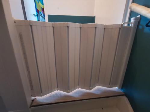 Babydan Guard me, met uitbreiding, Kinderen en Baby's, Traphekjes, Zo goed als nieuw, Oprolhekje, Overige materialen, 115 cm of meer