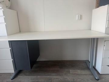Ikea Galant stevige bureau - afbeelding 1