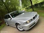 BMW 5-serie Touring 525i Lifestyle Edition / Youngtimer /, Auto's, Automaat, Achterwielaandrijving, 10 km/l, 750 kg