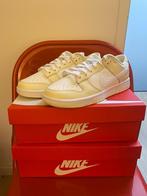 Nike Dunk Low Coconut Milk 42,5, Nieuw, Ophalen of Verzenden, Wit, Sneakers of Gympen