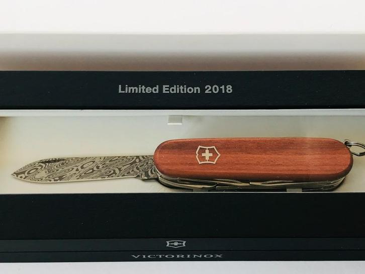 VICTORINOX Damast 2018 DELUXE TINKER Wood LIMITED, Caravans en Kamperen, Kampeergereedschap, Nieuw, Verzenden