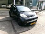 Peugeot 107 1.0-12V Urban Move Airco ., Voorwielaandrijving, Gebruikt, 4 stoelen, Origineel Nederlands
