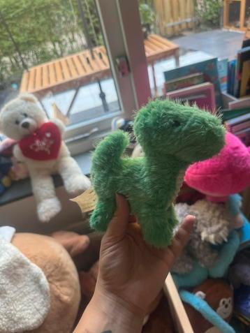Diverse knuffels beschikbaar voor biedingen