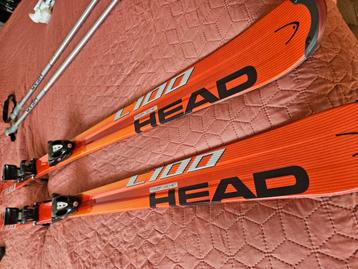 Complete nieuwe skiset beschikbaar voor biedingen