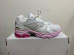 Te koop nieuwe Saucony Progrid Triumph 4, Postlaan 3, Wit, Nieuw, Ophalen of Verzenden