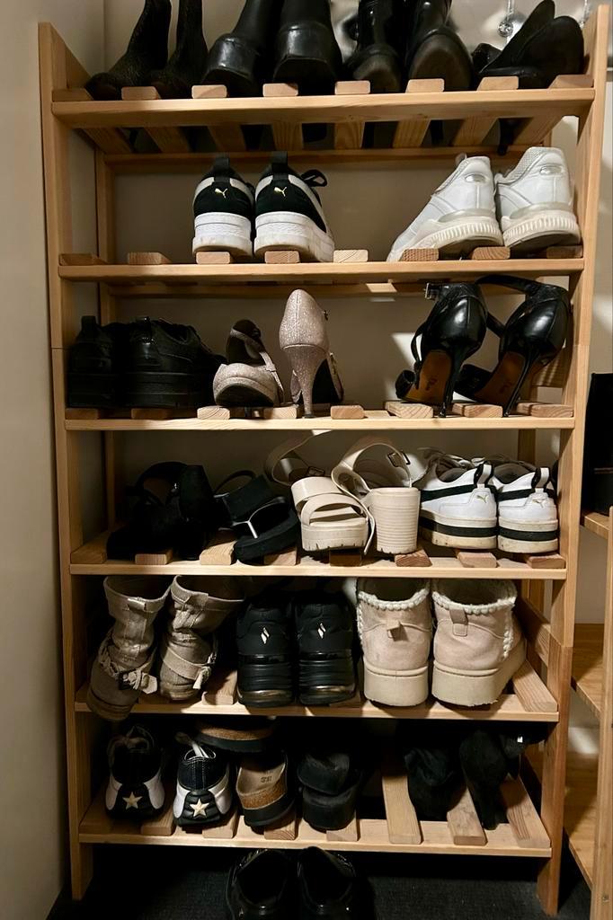 Houten schoenenrek, Kleding | Dames, Schoenen, Zo goed als nieuw, Sneakers of Gympen, Bruin, Ophalen