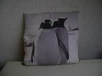 pinguin kussen grijs/wit zwart met rits 37x37cm afneemb hoes, Jongetje of Meisje, Ophalen of Verzenden, Zo goed als nieuw, Kussen