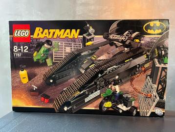 Lego Bat-Tank: The Riddler en Bane's Schuilplaats - 7787 beschikbaar voor biedingen