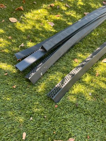 Ventilatie / ongedierte-werend profiel 30x30 mm, 3 m - 10 st beschikbaar voor biedingen