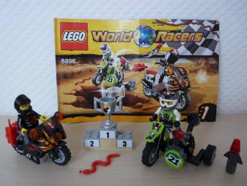 Lego World Racers: 8896 Slangenkloof, 2 motoren met beker *, Kinderen en Baby's, Speelgoed | Duplo en Lego, Zo goed als nieuw