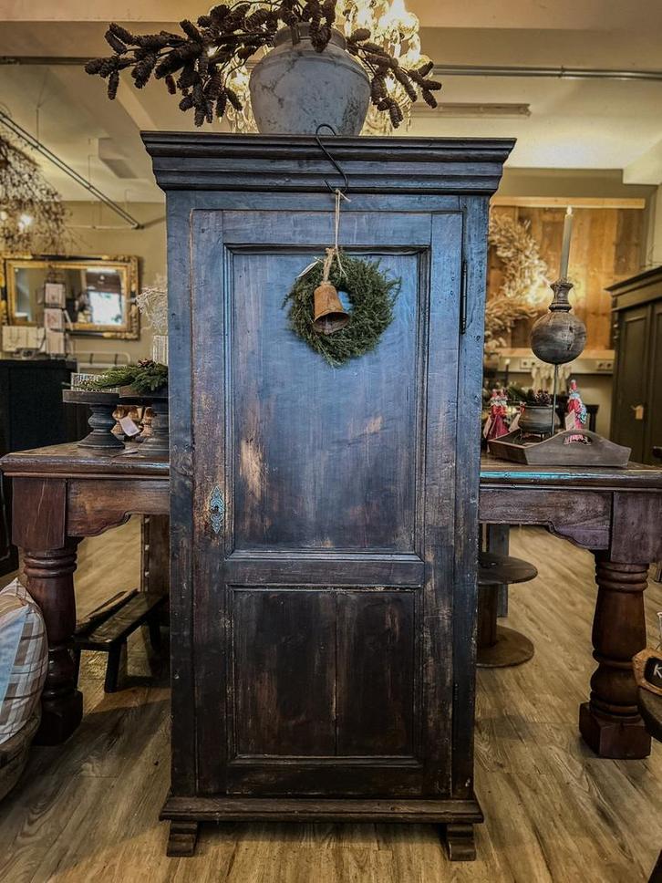 Antieke eiken eendeurskast, Antiek en Kunst, Antiek | Meubels | Kasten, Ophalen of Verzenden