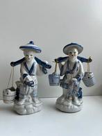 Twee sierlijke blauw-witte porseleinen vissersfiguren, Ophalen of Verzenden, Zo goed als nieuw, Mens