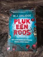 M.J. Arlidge - Pluk een roos, Boeken, Ophalen of Verzenden, Gelezen, M.J. Arlidge