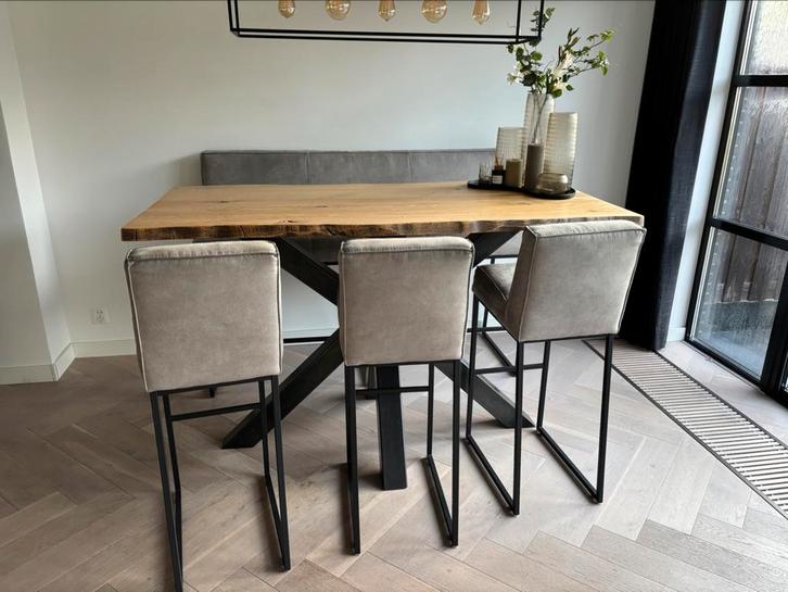 Eettafel, eethoek met barkrukken en bank op hoge x poot, Huis en Inrichting, Tafels | Eettafels, Zo goed als nieuw, 50 tot 100 cm