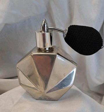 Art Deco Parfum fles beschikbaar voor biedingen
