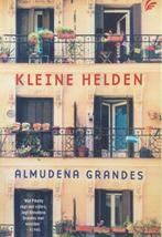 boek: Almudena Grandes - Kleine Helden, Verzenden, Gelezen
