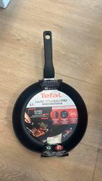 Tefal koekenpan 24cm, hard titanium pro, Huis en Inrichting, Keuken | Potten en Pannen, Ophalen of Verzenden, Zo goed als nieuw