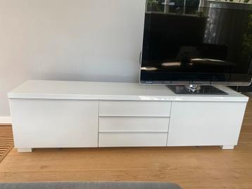 Witte Tv Meubel met Lades beschikbaar voor biedingen