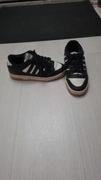 Adidas unisex, Kinderen en Baby's, Kinderkleding | Schoenen en Sokken, Ophalen, Zo goed als nieuw, Jongen of Meisje