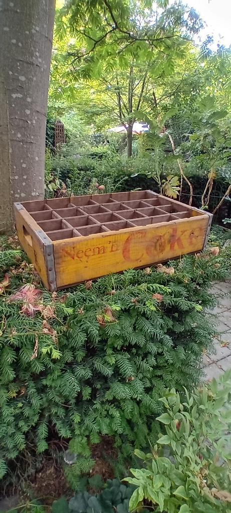 vintage houten Coca Cola reclame krat met tekst:Neem ’n COKE, Huis en Inrichting, Woonaccessoires | Kisten, Gebruikt, Minder dan 50 cm