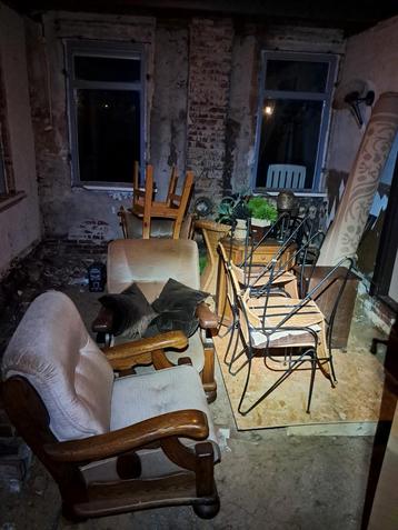 Inboedel - stoelen, tafels, decoratie beschikbaar voor biedingen