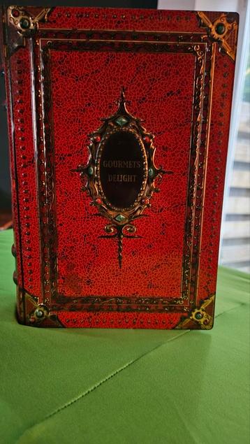 Vintage Blikken Boek 'Gourmet's Delight' beschikbaar voor biedingen