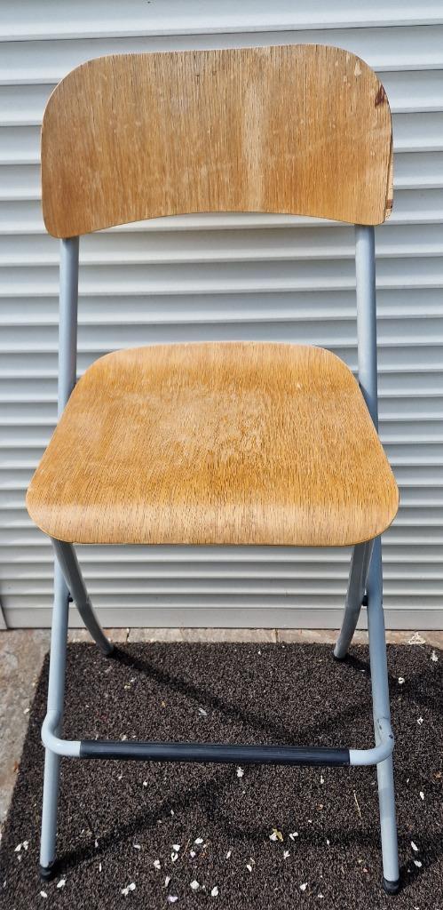 Klapstoel hoog - solide. Vintage., Huis en Inrichting, Stoelen, Gebruikt, Eén, Hout, Metaal, Overige kleuren, Ophalen