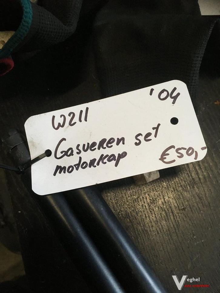 mercedes w211 gasverenset motorkap 2004, Auto-onderdelen, Carrosserie en Plaatwerk, Gebruikt, Ophalen of Verzenden
