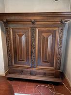 Antieke houten kast met snijwerk, Ophalen