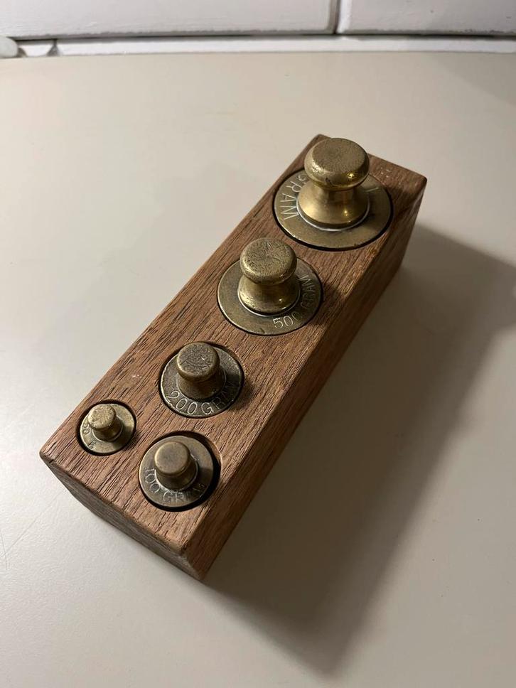 Vintage Gewichten Set in Houten Houder, Antiek en Kunst, Antiek | Gereedschap en Instrumenten, Ophalen of Verzenden