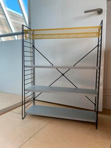 Vintage Tomado Wandkast beschikbaar voor biedingen