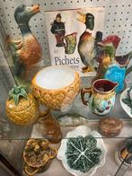 Antieke ananas in de vrolijke vitrine barbotine bloemkool, Antiek en Kunst, Ophalen