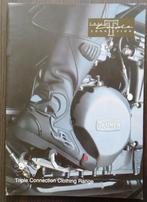 Folder Triumph Triple Connection Clothing Range 1996, Verzenden, Triumph