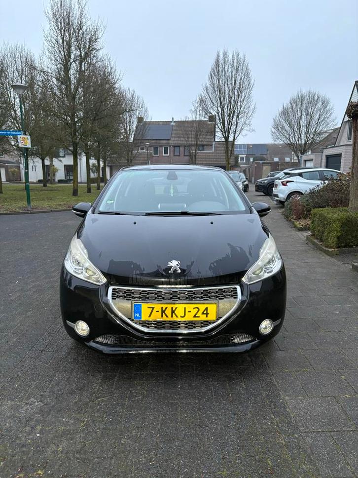 Peugeot 208, Auto's, Peugeot, Bedrijf, Benzine, A, Hatchback, Handgeschakeld, Geïmporteerd, Zwart, Voorwielaandrijving, Ophalen