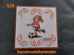 Nr. 529 Handgemaakte geborduurde verjaardagskaart voetballer, Ophalen of Verzenden, Nieuw, Overige thema's