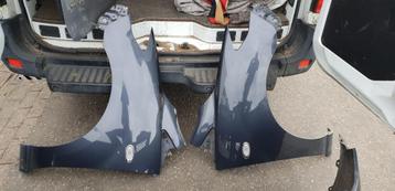 MAZDA 5 VOORSCHERMEN LINKS+RECHTS  BJ 2008 beschikbaar voor biedingen