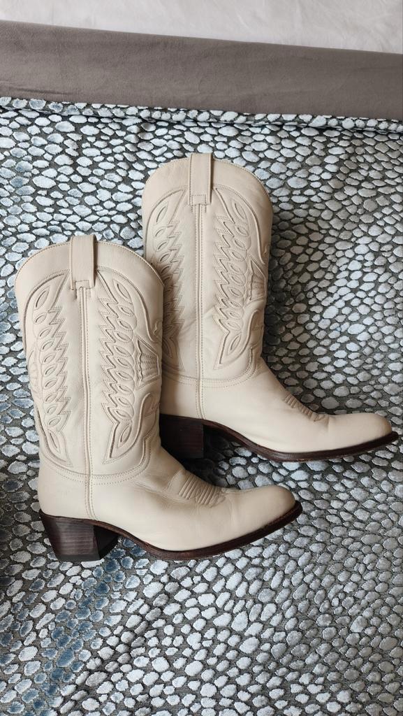 Zgan Sendra laarzen 39 in roomwit, Kleding | Dames, Schoenen, Zo goed als nieuw, Hoge laarzen, Wit, Ophalen of Verzenden