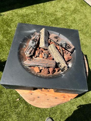 Vuurtafel beschikbaar voor biedingen