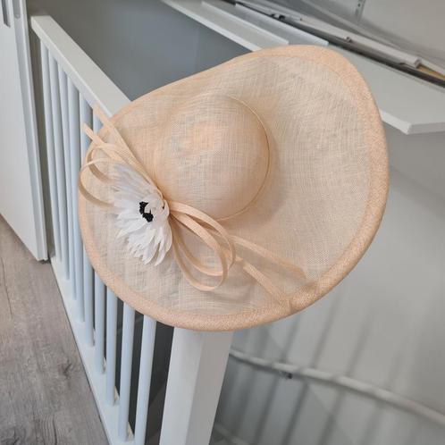 Design hoed, Kleding | Dames, Hoeden en Petten, Zo goed als nieuw, Ophalen of Verzenden