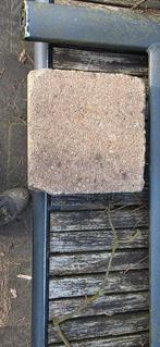 Gebruikte gele en blauwe betonklinkers, Tuin en Terras, Tegels en Klinkers, Ophalen, Gebruikt, Klinkers, Minder dan 5 m²