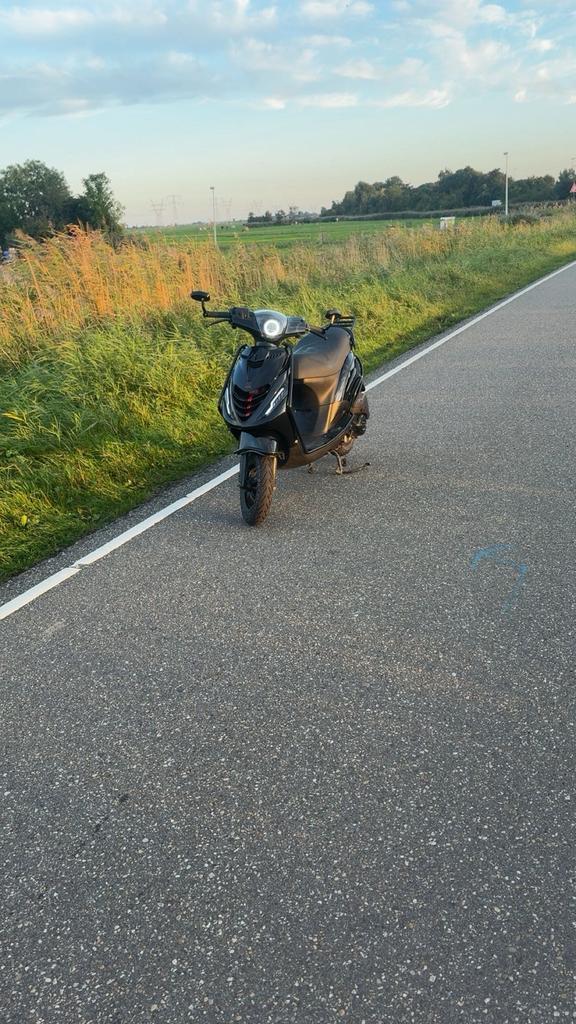 Zip iget 2018 tekoop/teruil, Fietsen en Brommers, Brommers | Crossbrommers, Zo goed als nieuw, Overige merken, Ophalen of Verzenden