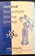 Werkboek therapeutische belevings astrologie Ludy Hoogeveen, Nieuw, Astrologie, Ophalen of Verzenden