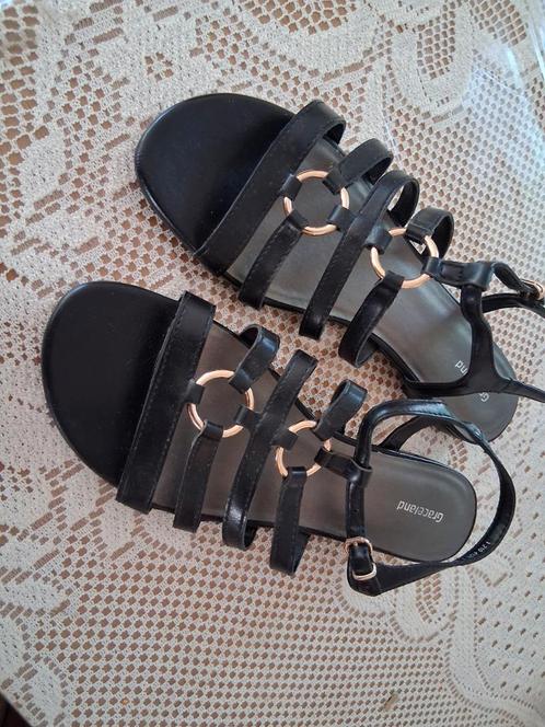 Nieuwe leuke sandalen  - maat 42, Kleding | Dames, Schoenen, Nieuw, Sandalen of Muiltjes, Zwart, Ophalen of Verzenden