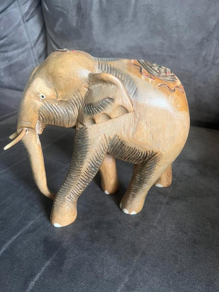 Handgesneden houten olifant uit de jaren ‘70., Antiek en Kunst, Kunst | Beelden en Houtsnijwerken, Ophalen of Verzenden