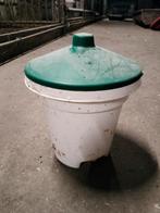 Te koop 2 drink emmers voor pluimvee., Dieren en Toebehoren, Ophalen, Zo goed als nieuw, Drinken en Voederen