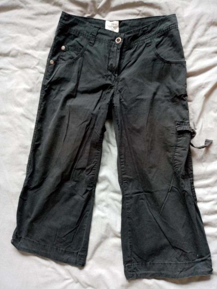 Zwarte dames 3/4 broek maat 34, Kleding | Dames, Broeken en Pantalons, Gedragen, Maat 34 (XS) of kleiner, Zwart, Driekwart, Ophalen of Verzenden