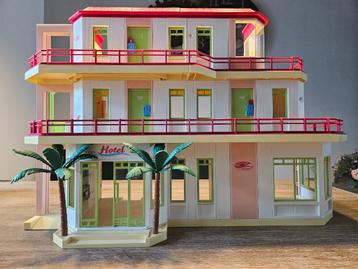 PLAYMOBIL Familie Hotel en Luxe Hotel Suite beschikbaar voor biedingen